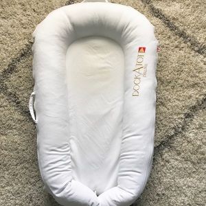 Dockatot Deluxe White